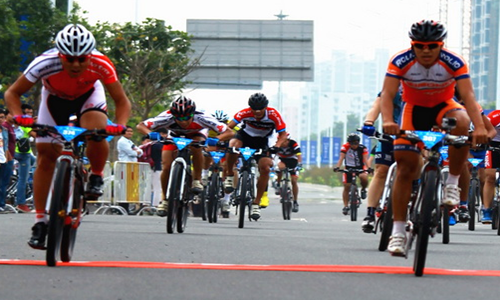 第四届金湾“航空新城杯”公路自行车公开赛