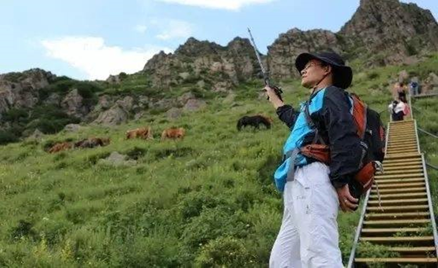 登北京东灵山，赏美景百草甸