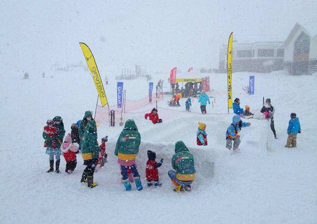 荣盛康旅·野三坡滑雪场亲子趣味赛